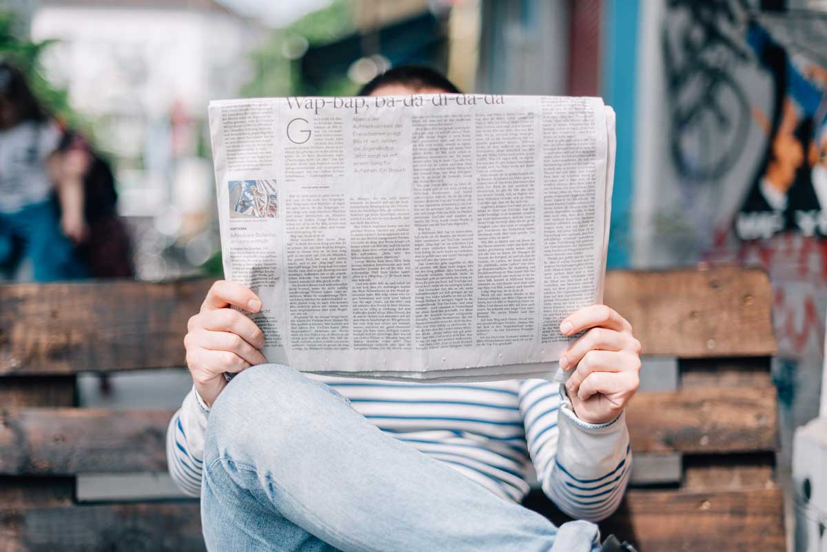 Why reading newspapers are more preferred by older men&rsquo;s?